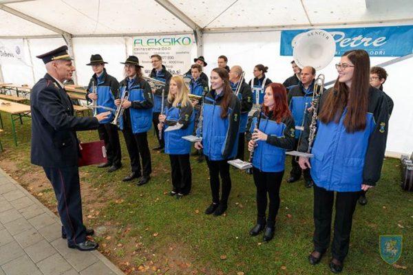 Orkester v Srednji vasi